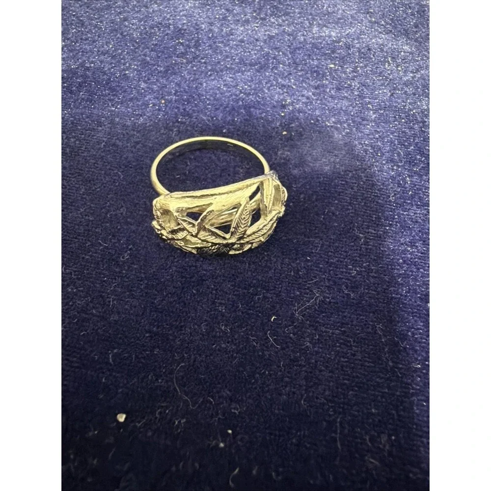 Vogue Silver Tone Ring Size 8 Adjustable